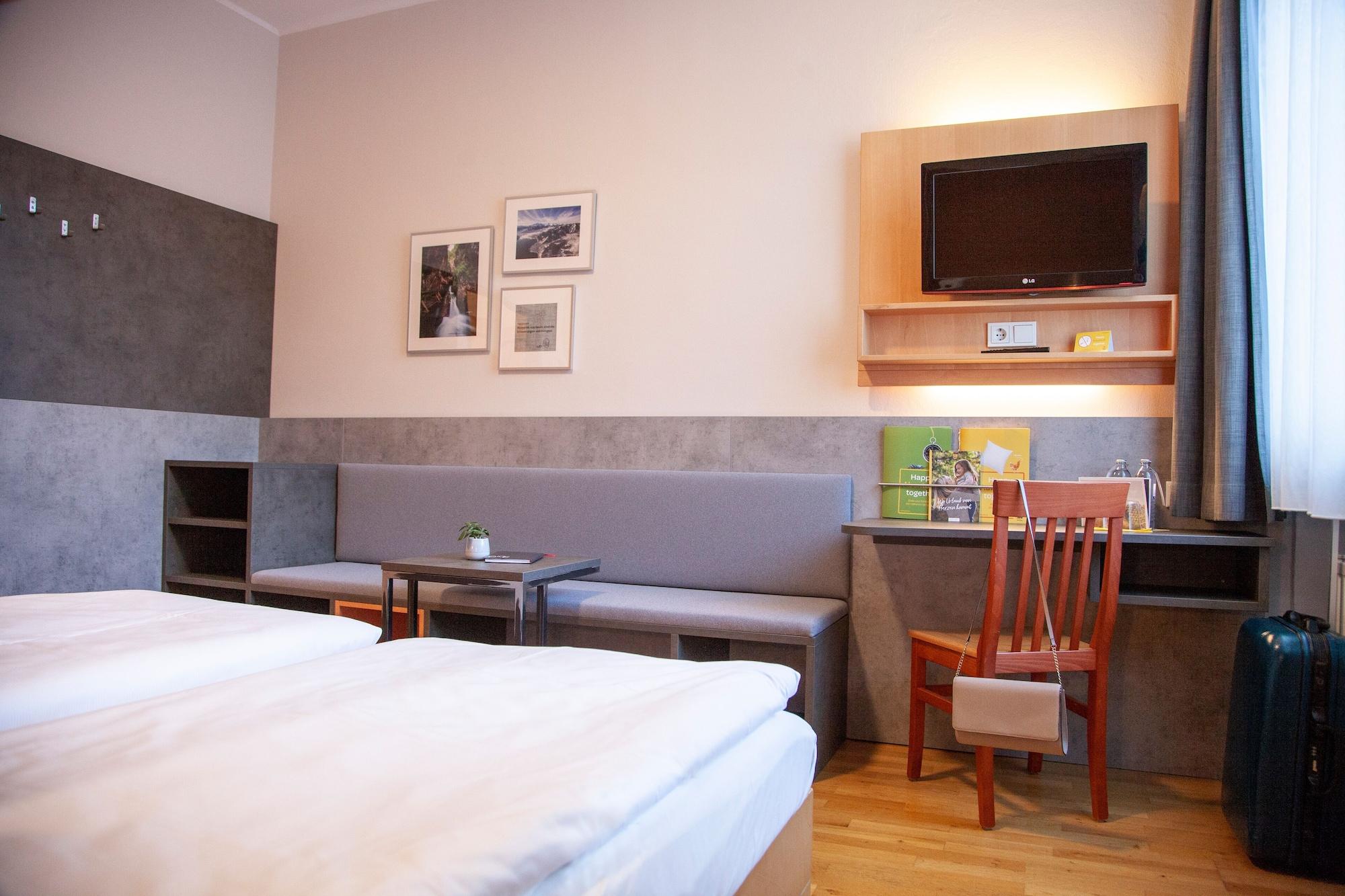 JUFA Hotel Kaprun Bagian luar foto