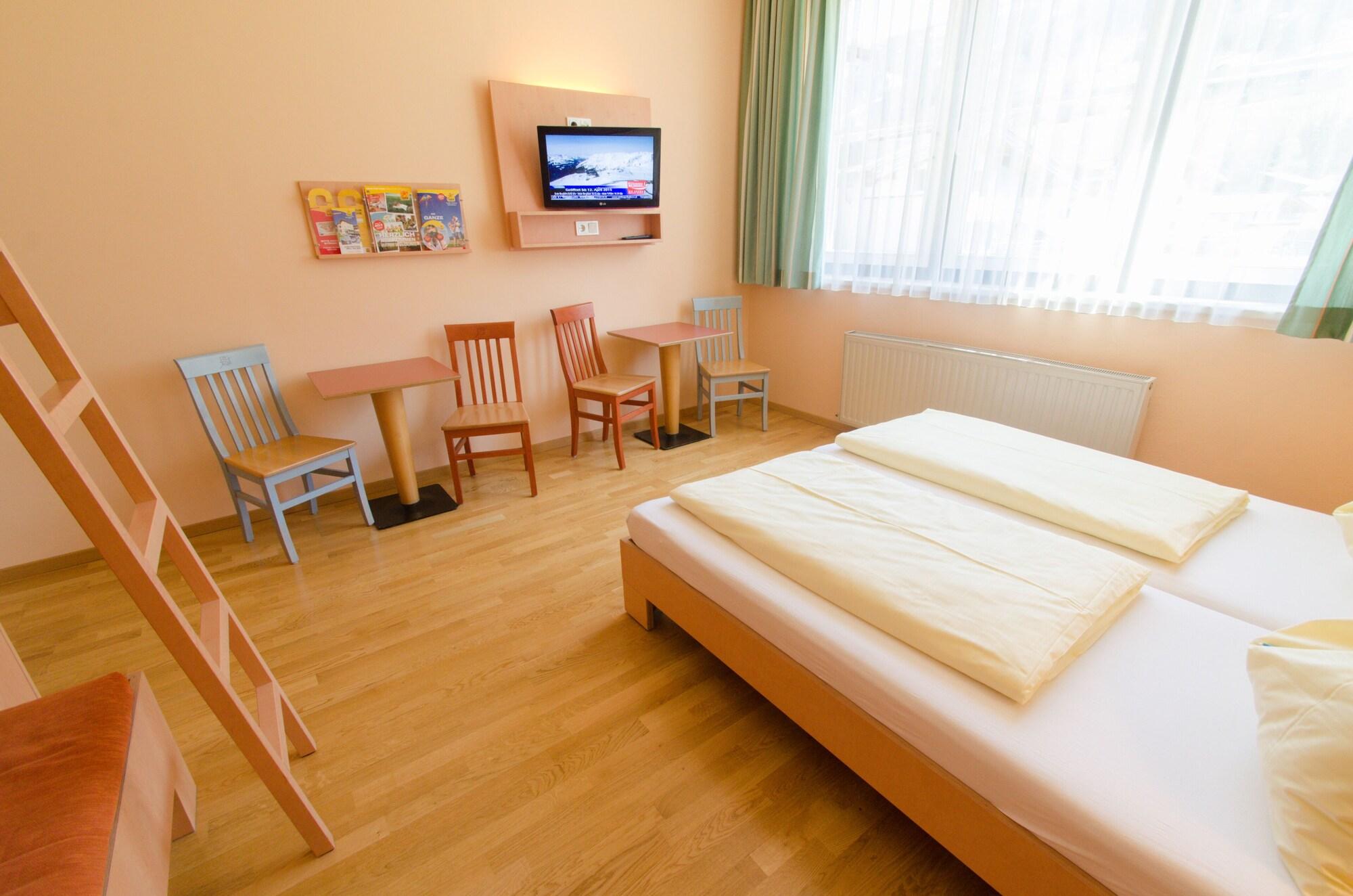 JUFA Hotel Kaprun Bagian luar foto