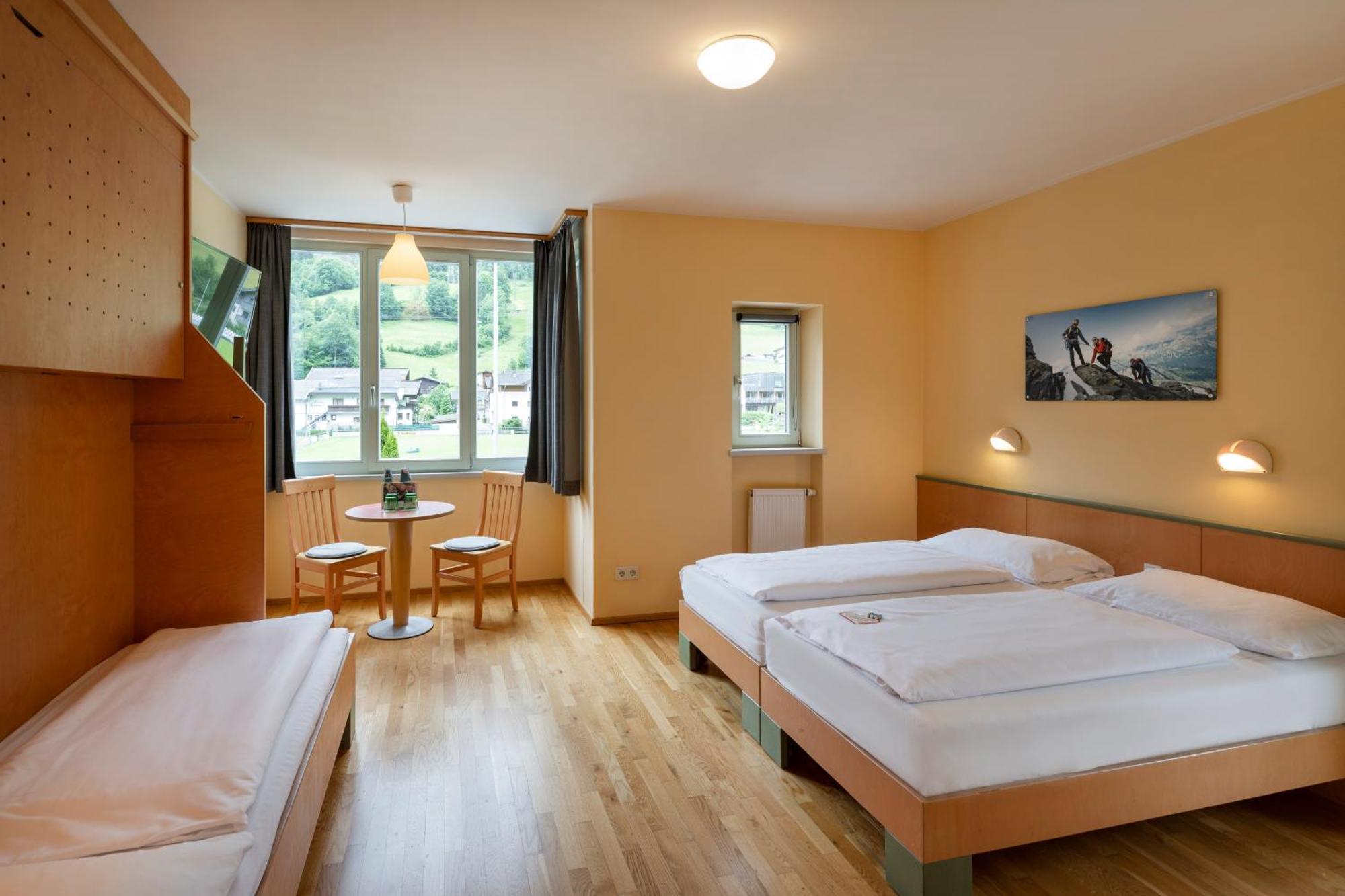 JUFA Hotel Kaprun Bagian luar foto