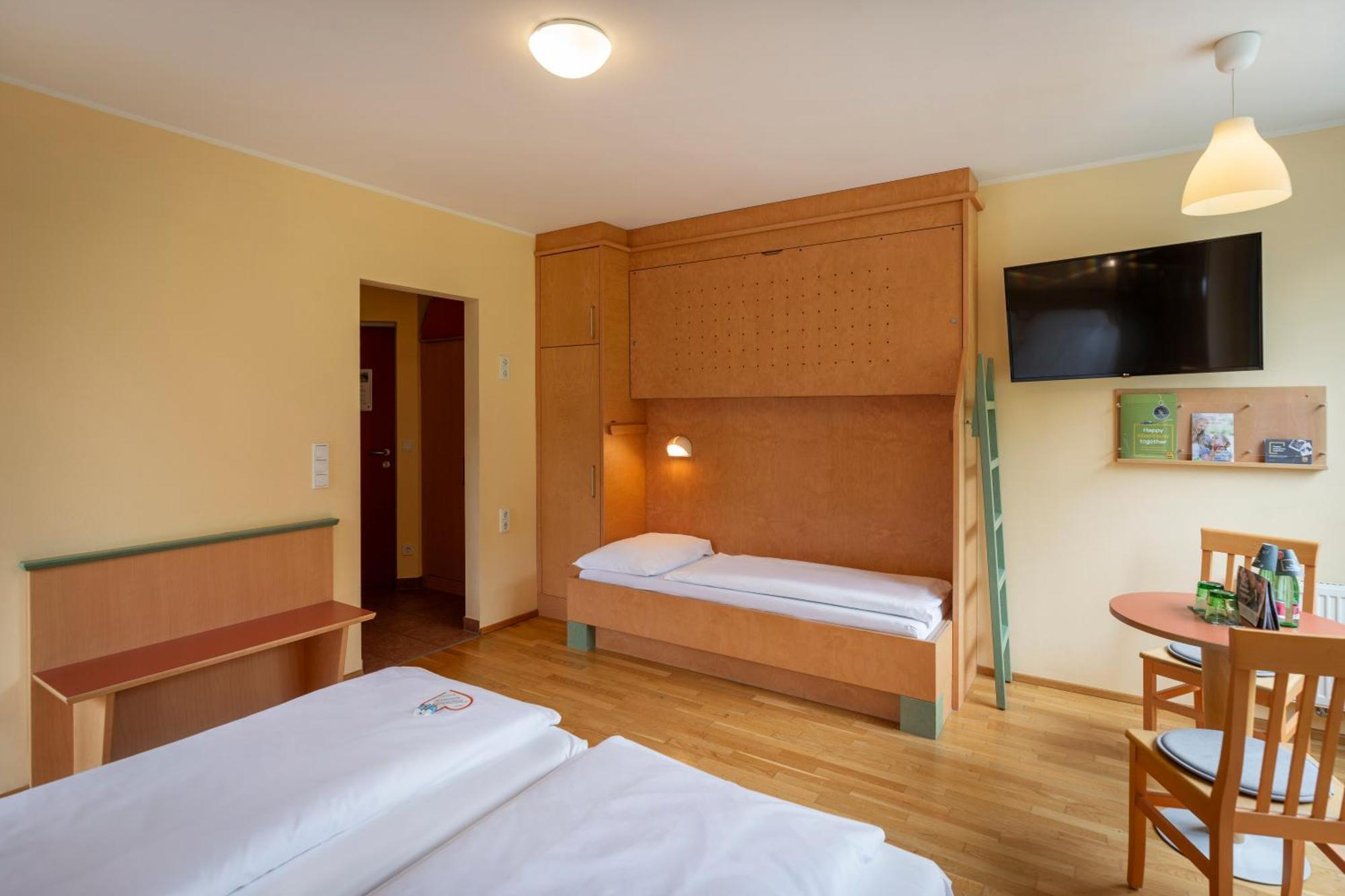 JUFA Hotel Kaprun Bagian luar foto