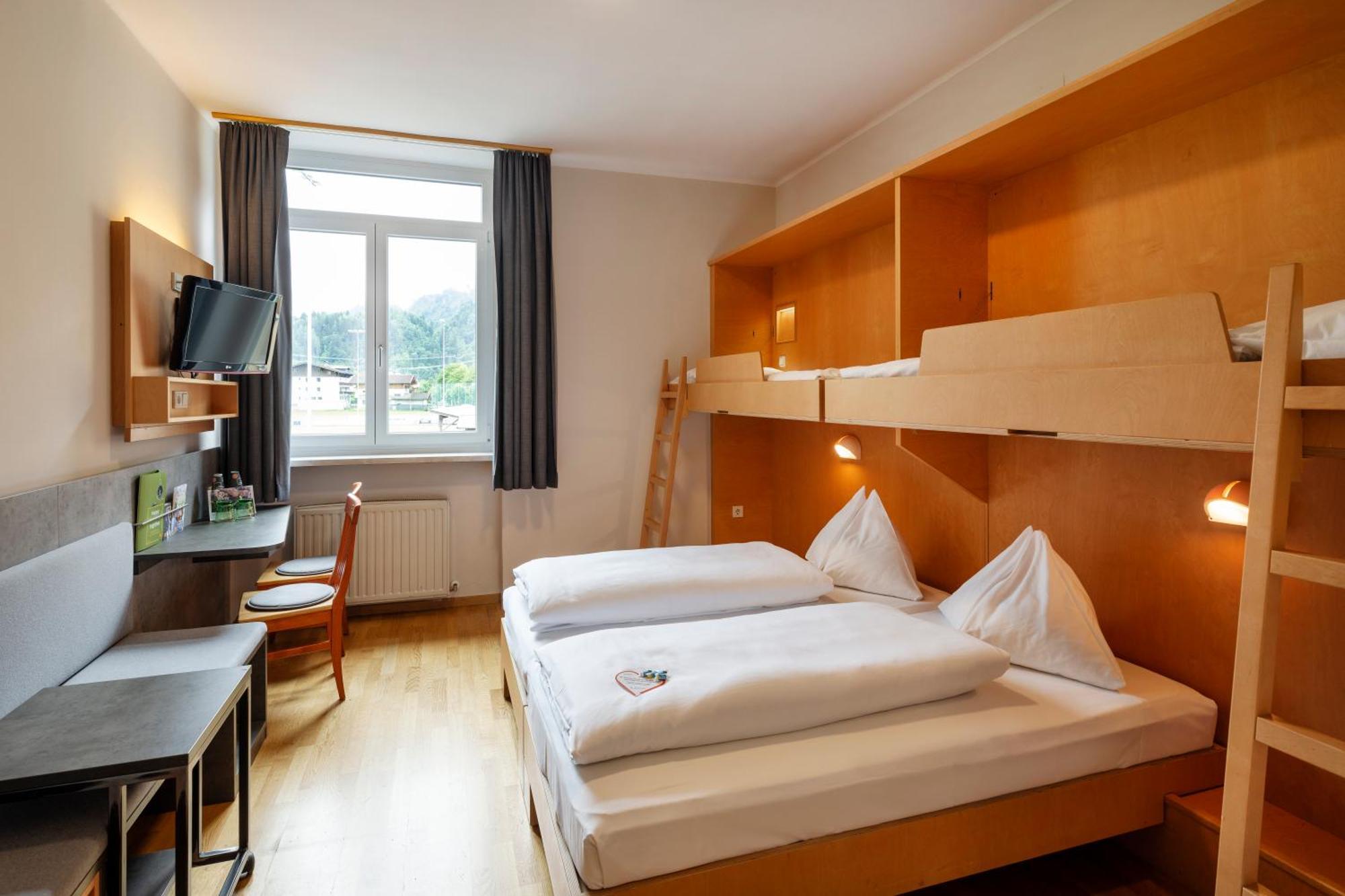 JUFA Hotel Kaprun Bagian luar foto