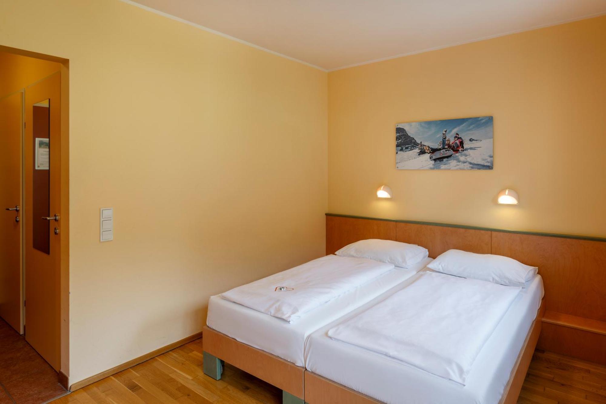 JUFA Hotel Kaprun Bagian luar foto