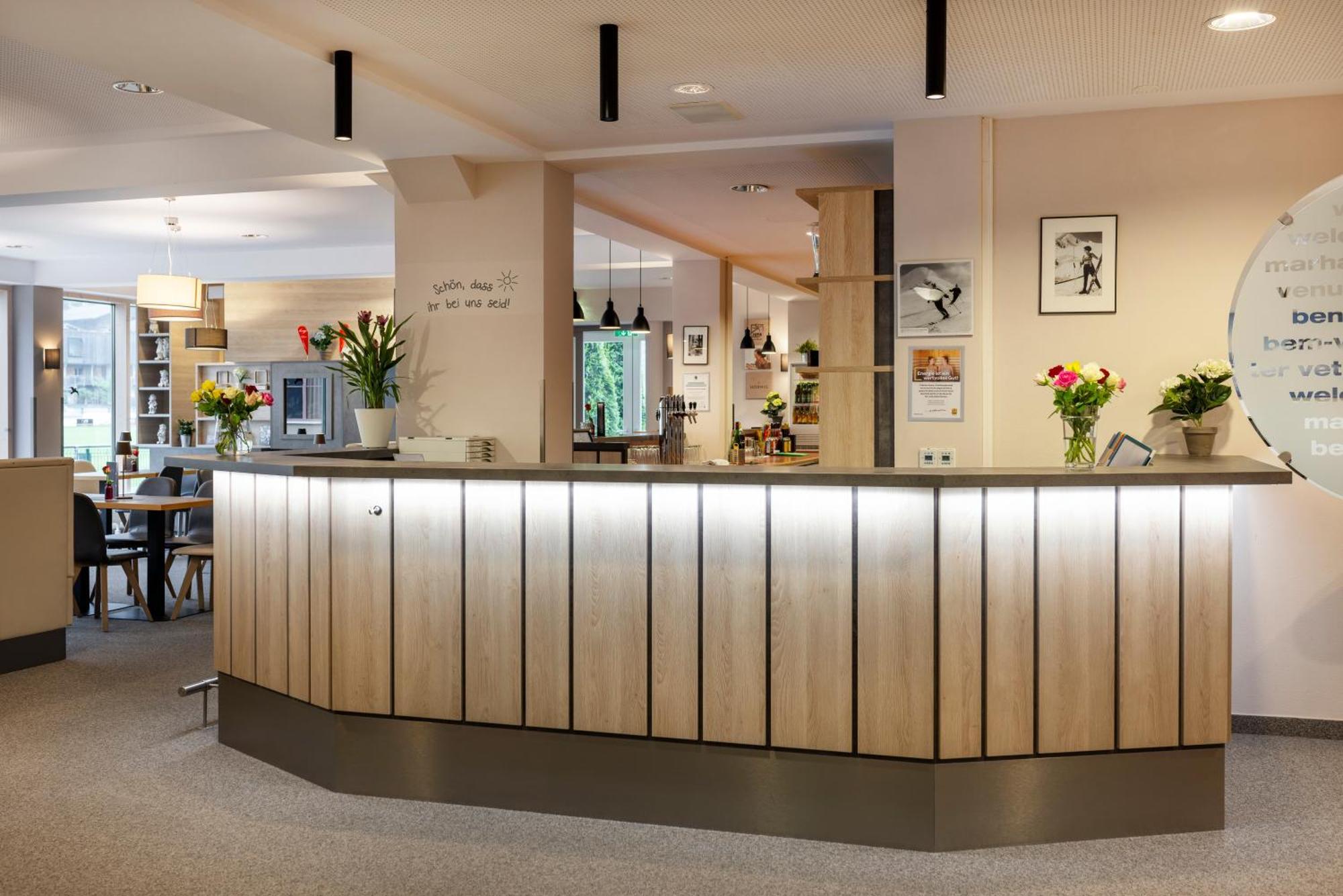 JUFA Hotel Kaprun Bagian luar foto