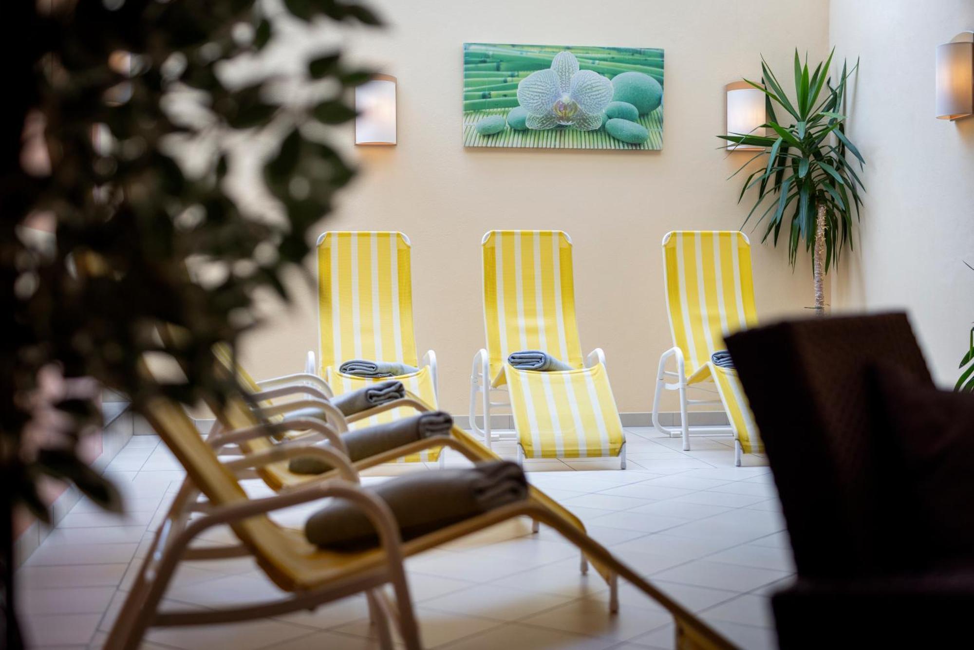 JUFA Hotel Kaprun Bagian luar foto
