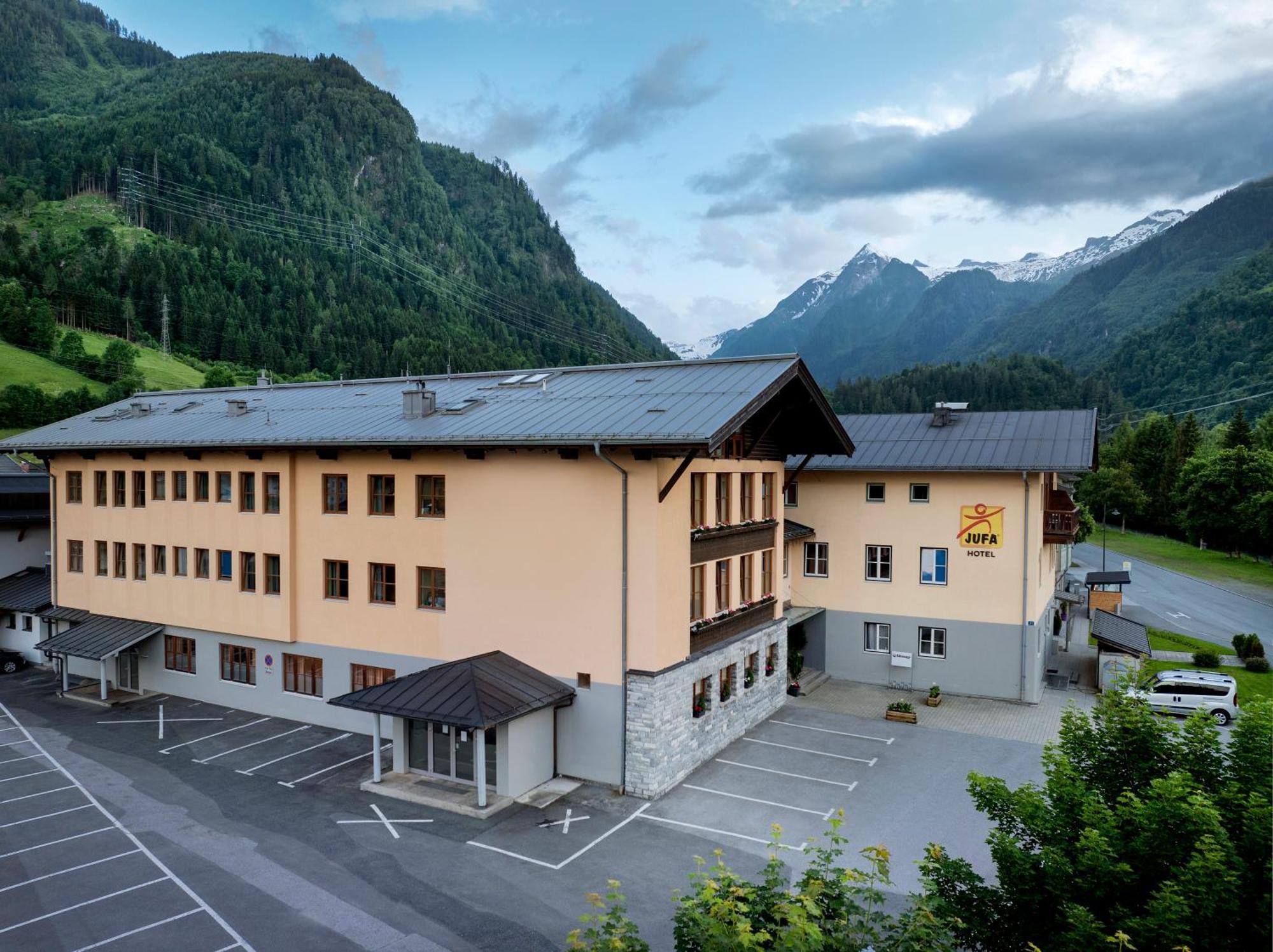 JUFA Hotel Kaprun Bagian luar foto