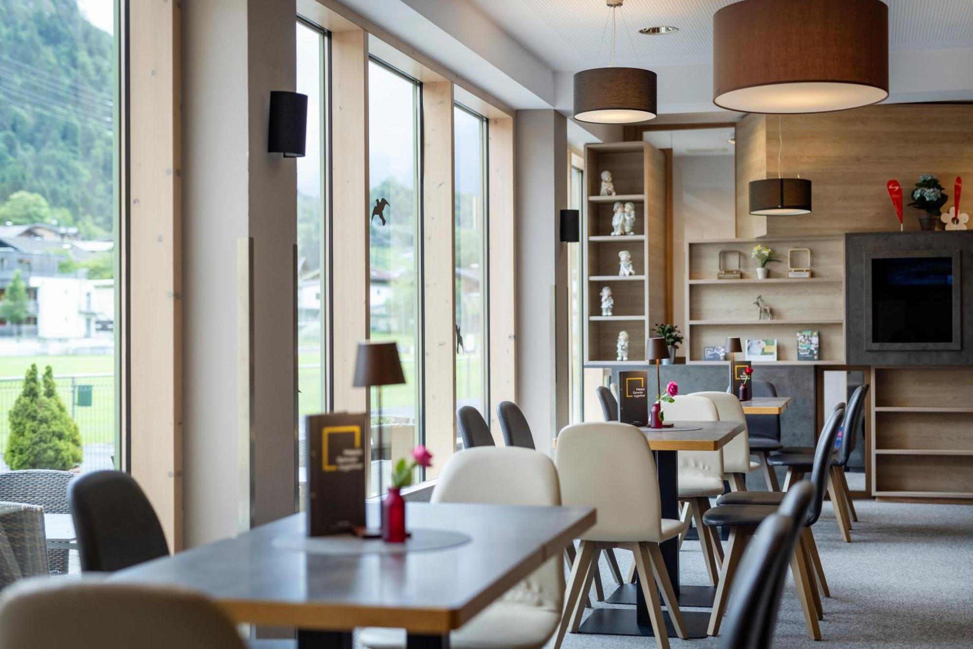 JUFA Hotel Kaprun Bagian luar foto