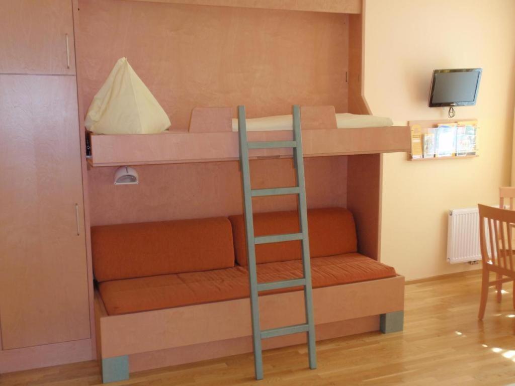 JUFA Hotel Kaprun Bagian luar foto